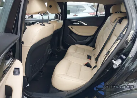 2018 Infiniti Qx30 Premium z USA, uszkodzony, nr VIN SJKCH5CR0JA055022